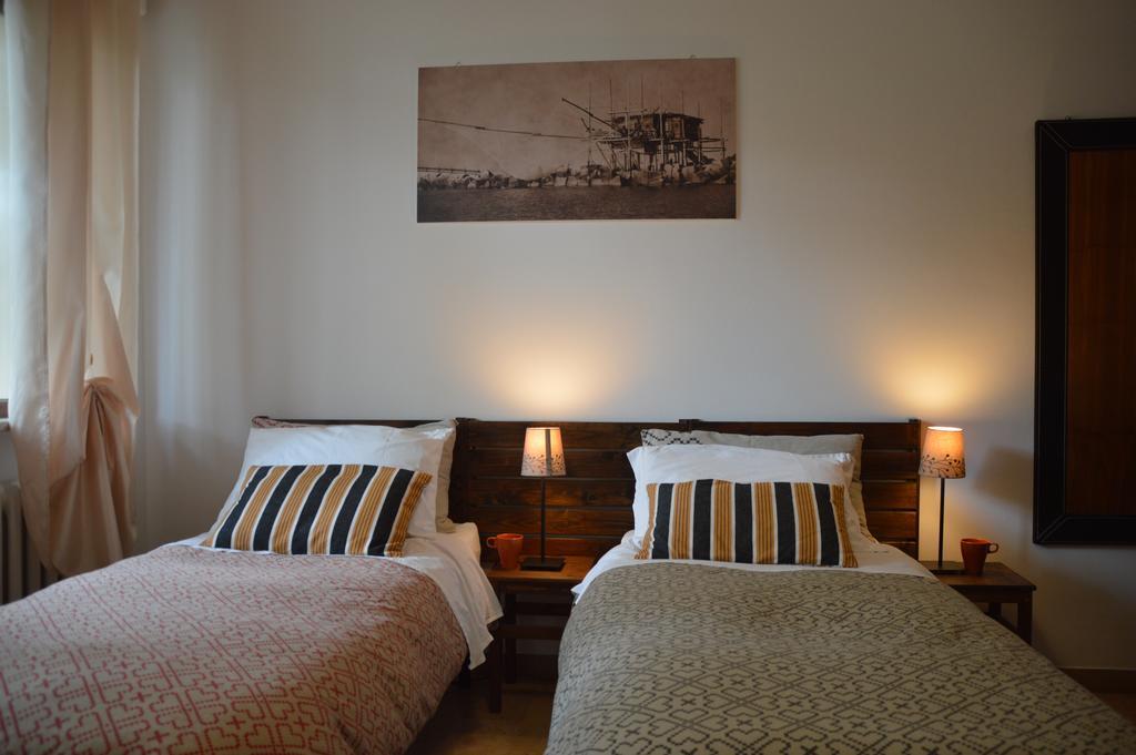 B&B In Villa Чивитанова-Марке Экстерьер фото